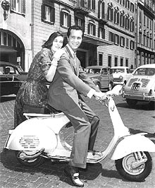 Lucía Bosé y Luis Miguel Dominguín, en una fotografía incluida en la exposición  Roma 1948-1959. Arte, sucesos y cultura del neorrealismo a la dolce vita. 