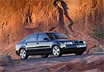 El Superb es una evolución del Passat. Comparte su línea, el chasis y los motores, pero tiene una estética diferente y un tamaño superior, que se aprecia en las plazas traseras.
