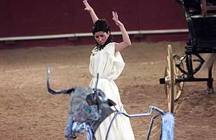 Távora evoca al ganadero y poeta Villalón-Daoiz gracias a Ángel Peralta