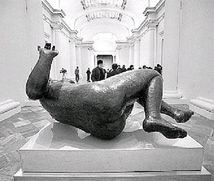 La escultura de Maillol  La Rivière , ayer en una de las galerías del Centre del Carme del IVAM.