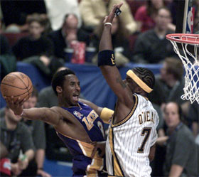 Kobe Bryant, el más valioso y el más pitado del All Stars