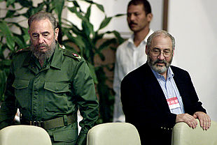 Castro y Stiglitz critican la globalización