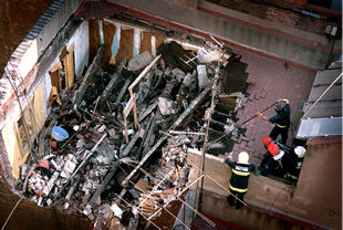 Una explosión de butano causa un herido grave y múltiples daños en Barcelona