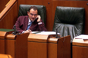 El consejero vasco de Interior, Javier Balza, el pasado viernes en el Parlamento de Vitoria.