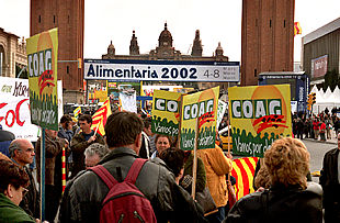 Alimentaria abre sus puertas con la protesta de los productores de frutos secos