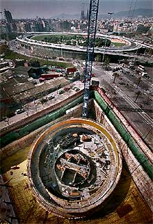 Un cráter para la torre de Agbar