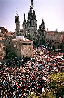Masiva protesta contra el Plan Hidrológico