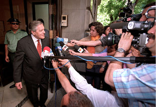 Los consumidores preparan una querella contra las petroleras como la que paró el fiscal general