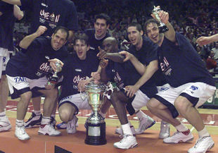 La última de Bennett corona al Tau