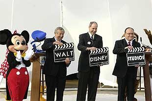 Mickey Mouse crece en París