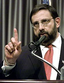 El presidente de la SEC, Harvey Pitt.