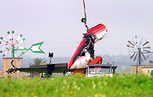 Estado en que quedó el aparato bimotor turbohélice que se estrelló ayer en el aeropuerto de Palma.