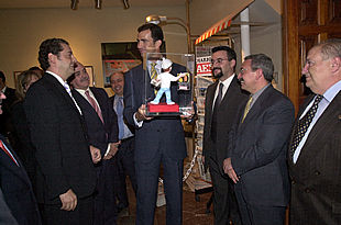 El príncipe de Asturias, Felipe de Borbón, clausuró ayer la exposición  De la linotipia al ordenador,  con la que  Diario Jaén,  uno de los periódicos locales y regionales del Grupo PRISA, ha puesto broche final a los actos de celebración del 60º aniversario del periódico.