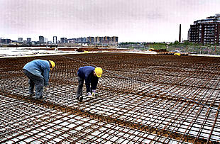 Cocheras para autobuses en el triángulo ferroviario de la Sagrera