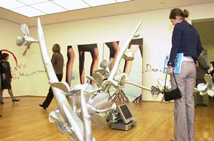 Instalación  Viento en los dedos,  de Susy Gómez.