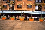 Cantina del Ponte, del diseñador y empresario Terence Conran, en la zona de los  docklands , los antiguos muelles de Londres.