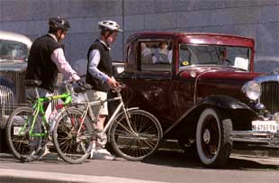 LOS COCHES DE ÉPOCA RECORREN HORTALEZA