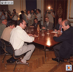 La Junta amplía su apoyo a la cumbre alternativa con respaldo financiero