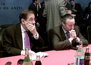 Javier Solana y Josep Piqué, ayer en Valencia, durante la Cumbre Euromediterránea.