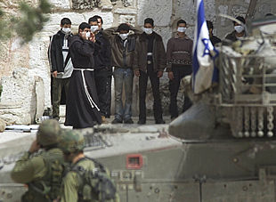 Israel deja salir a nueve menores de la basílica de Belén