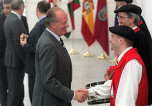 El Rey inaugura el Artium