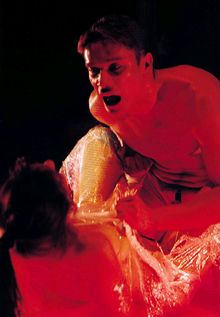 Un momento del montaje del espectáculo    XXX,  de La Fura.