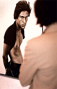 Richard Avedon exhibe sus duros retratos de gentes del Lejano Oeste