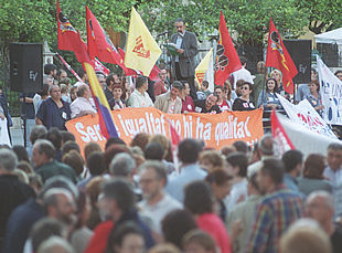 Manifestación contra la ley de la calidad de la enseñanza, ayer en Valencia.
