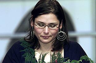 Rosa López, frente a la prensa en Barcelona.