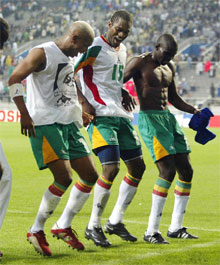 Los jugadores de Senegal celebran el gol de su selección, el primero del mundial.