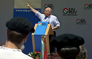 Arzalluz defiende al clero vasco