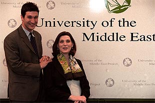 Ron Rubin y Hala Tawil, fundadores de la Universidad de Oriente Próximo, ayer, en Madrid.