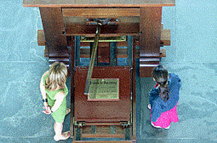 Réplica de la primera imprenta en el Museu de la Il.lustració