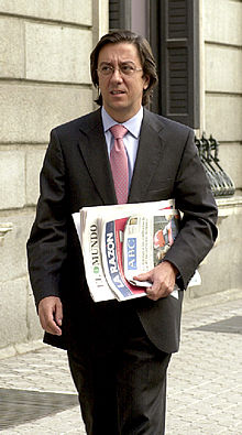 EL PORTAVOZ Y LOS PERIÓDICOS.