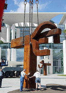 Momento del traslado de  Berlín  , ayer, en la capital alemana. 