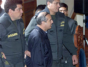 Nueve años de cárcel para Montesinos en su primer juicio