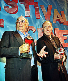 Carlos Saura y Eusebio Poncela durante el homenaje que recibieron en L'Alfàs del Pi.
