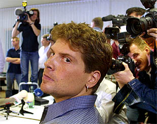 Jan Ulrich, durante la conferencia de prensa en la que informó de su positivo de anfetamina.