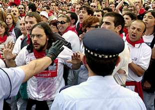 INSULTOS A LA ALCALDESA.