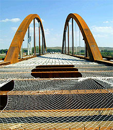 EL PUENTE MÁS 'LUMINOSO' DE LA REGIÓN.