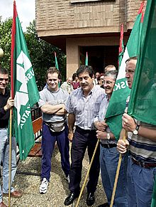 EN APOYO DEL SOCIALISTA VELA.