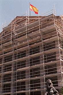 Sólo los leones se salvan del andamio