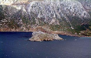 El islote del Perejil, junto a la costa de Marruecos, visto desde un helicóptero.