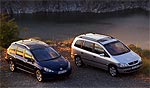 Dos alternativas estéticas y las siete plazas como denominador común. La carrocería  break  del Peugeot 307 SW es más estilizada y ligera. Y el diseño monovolumen del Opel Zafira aporta más altura interior.
