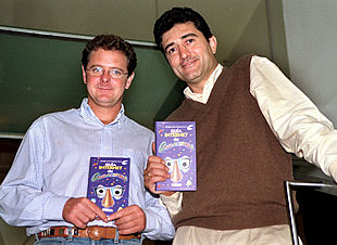 Juan Luis Cano utiliza el PC 