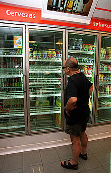 Las 508 gasolineras dejan de vender alcohol el primer día de 'ley seca'