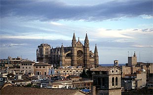 Una vista de la catedral de Palma de Mallorca.