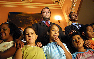 Monteseirín reaparece, pero mantiene su silencio sobre Amate y Los Pajaritos