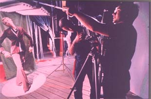 Fotograma de la producción de Canal +    Planeta Zara.  PLANO GENERAL - ESCENA