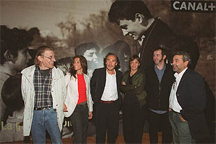 De izquierda a derecha, Fernando Bauluz, Macarena Rey, José Manuel Lorenzo, María Ripoll, Jorge Iglesias y Manuel Palacios, ayer, durante la presentación de la serie documental    Valor humano .